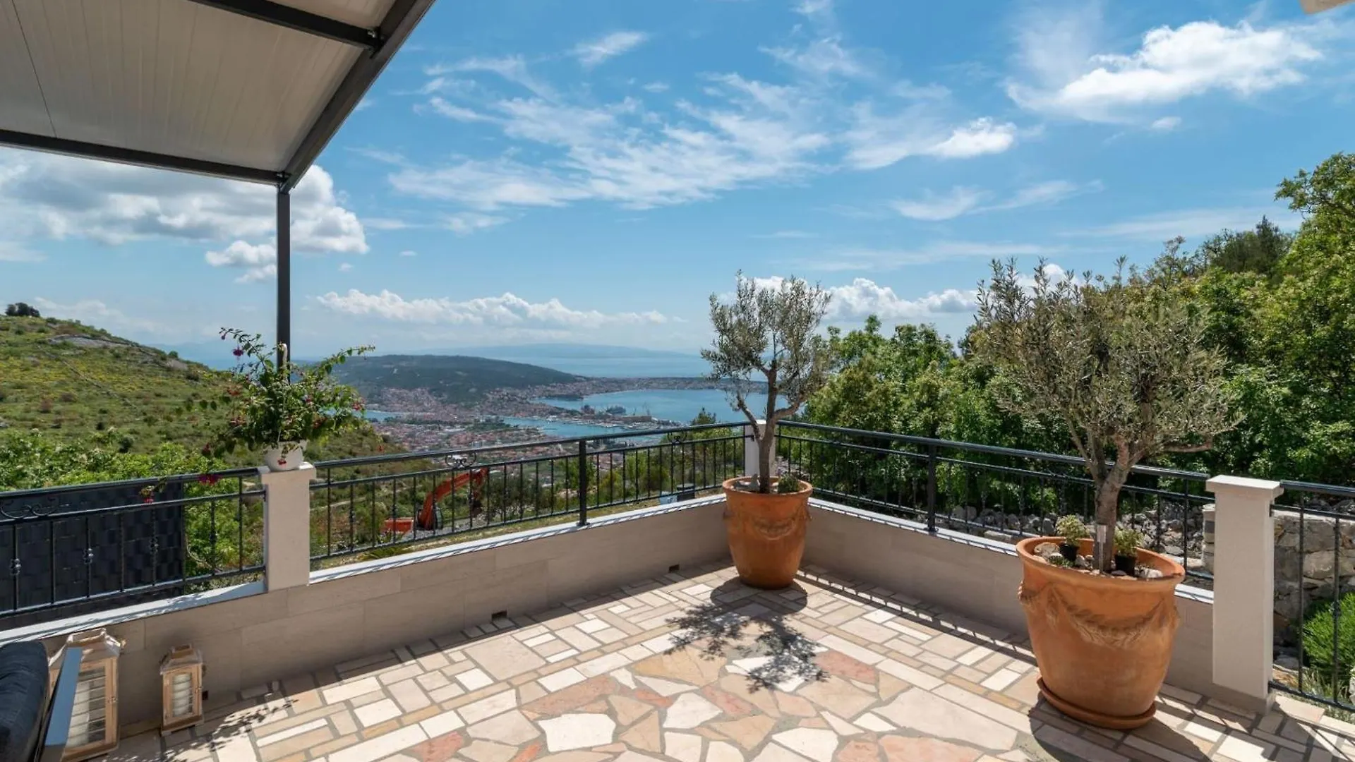 Hillside Villa In Trogir With Pool, Terrace, And Stunning City View
